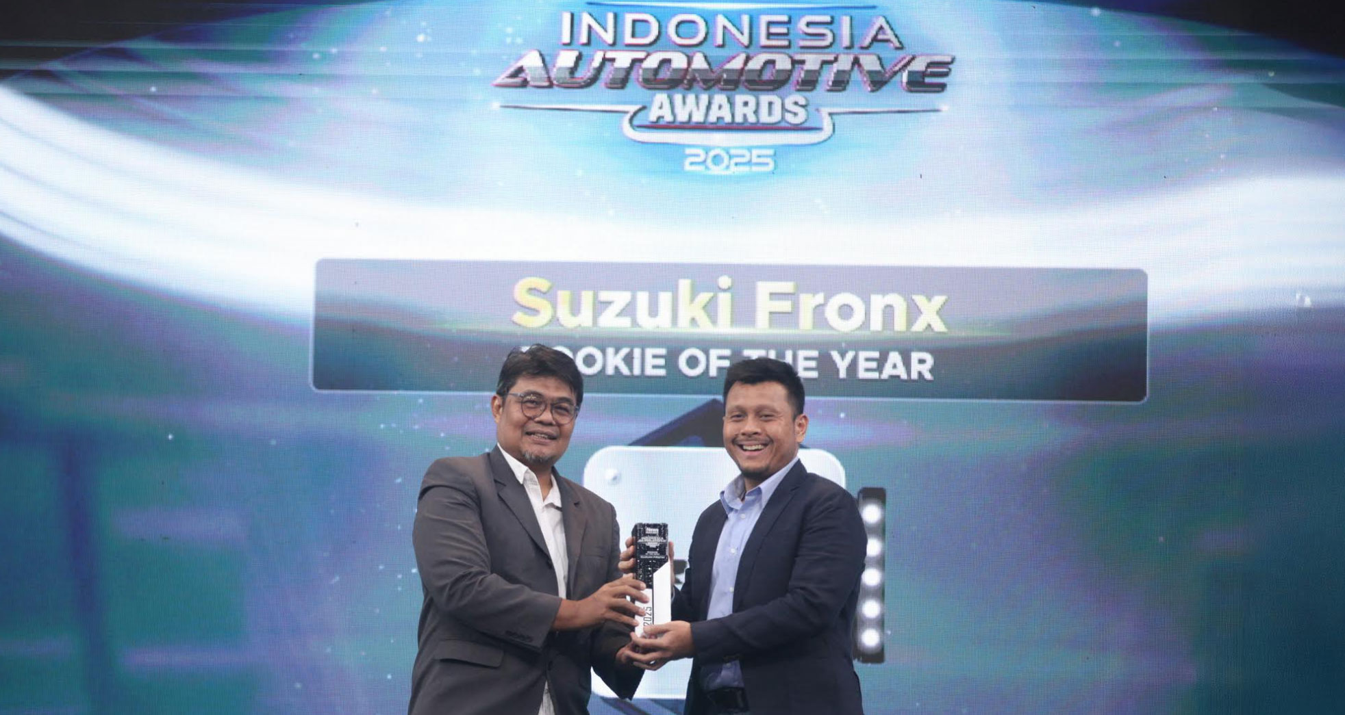 Tiga Bulan Meluncur, Suzuki Fronk Raih 'Rookie of The Year' Ajang Indonesia Automotive Awards 2025