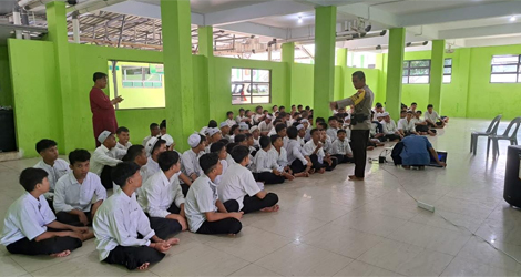 Bhabinkamtibmas Polsek Batu Aji Gelar Penyuluhan Stop Bullying dan Kenakalan Remaja