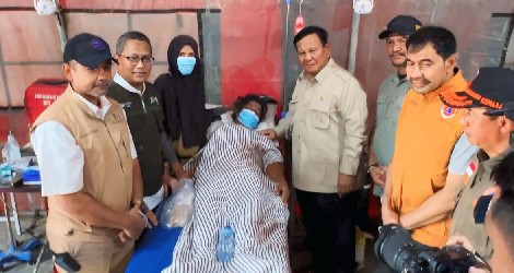 Prabowo Tinjau Posko Kesehatan Pegadaian di Aceh Tamiang, Dirut Pegadaian Siap Dukung Bantuan dan Logistik