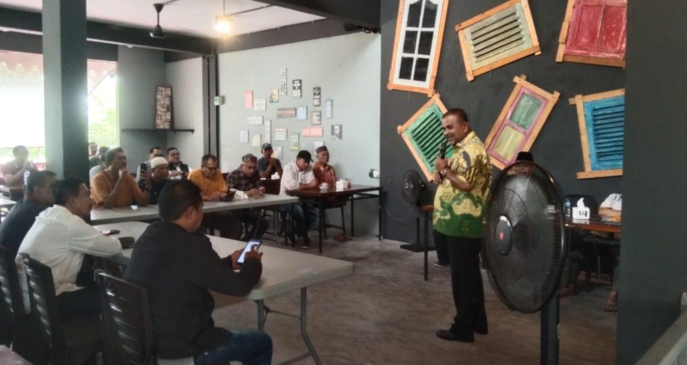 Warga Tanjungpinang Antusias Sambut Aunur Rafiq dalam Dialog Santai dan Silaturahmi