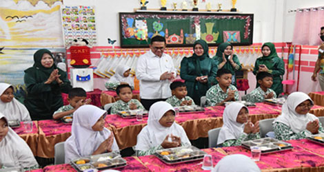 Mendag Tinjau Program MBG di Yayasan Ibnu Sina Batam, Pastikan Pasokan Lancar dan Gizi Tercukupi