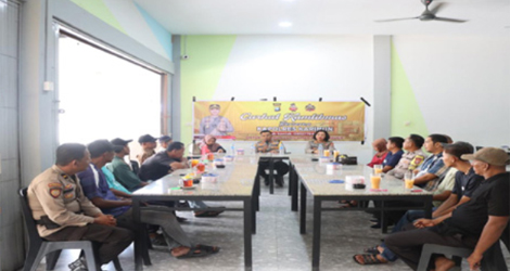 Curhat Kamtibmas, Kapolres Karimun Terima Keluhan Warga Desa Pangke Barat