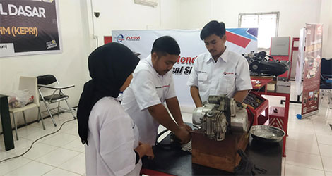 Tingkatkan Kompetensi Guru SMK, Capella Honda Gelar Pelatihan dan Sertifikasi