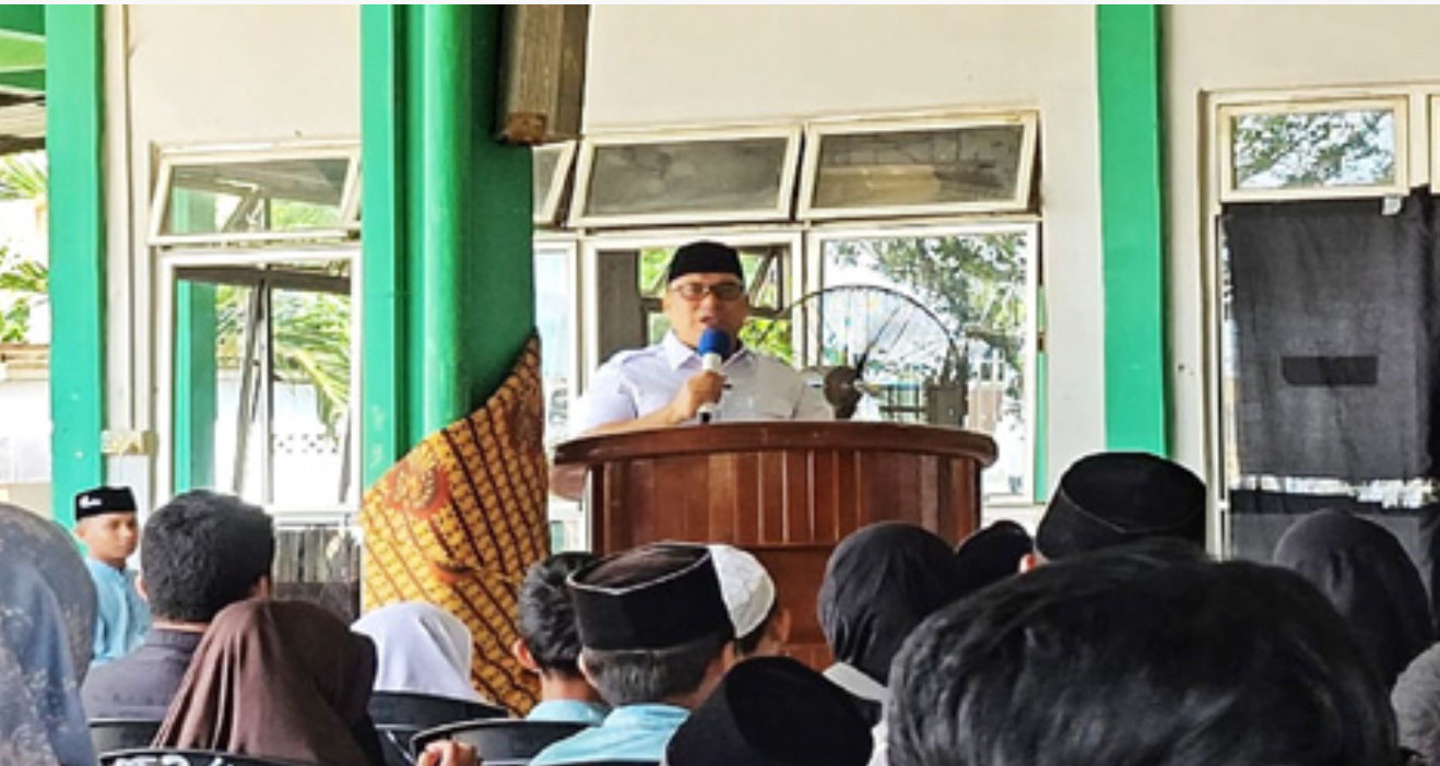 Pastikan Pemenuhan Pangan dan Nutrisi, Wagub Nyanyang Serahkan Bantuan Permakanan untuk LKSA Batam