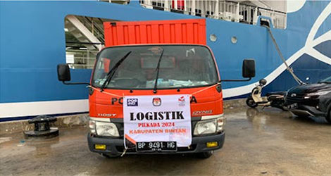 Gunakan Kapal RoRo, KPU Bintan Distribusikan Logistik Pilkada Serentak 2024 ke Tambelan