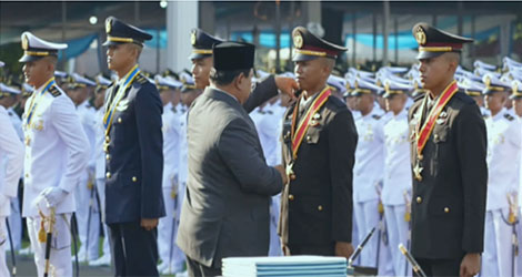 Lantik 2.000 Perwira Muda TNI-Polri, Presiden Prabowo: Penuhi Kewajiban Terbaik untuk Bangsa