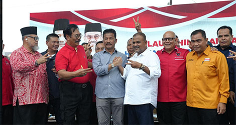 Ribuan Masyarakat Padati Posko Pemenangan, Salam Dua Jari, Rudi-Rafiq untuk Kepri