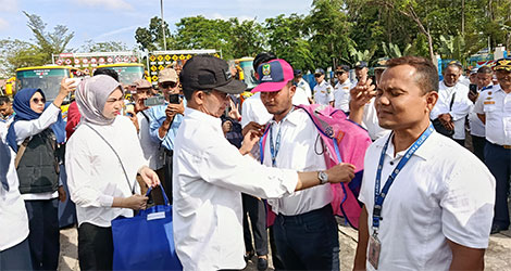 Terobosan Leo Putra, 593 Jukir Resmi Terima Atribut dan 4 Bus Sekolah Baru Perkuat Layanan Hinterland Batam
