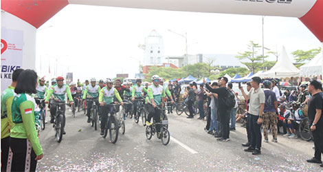 Masyarakat Karimun Antusias Ikut Fun Bike HUT Bhayangkara ke-79
