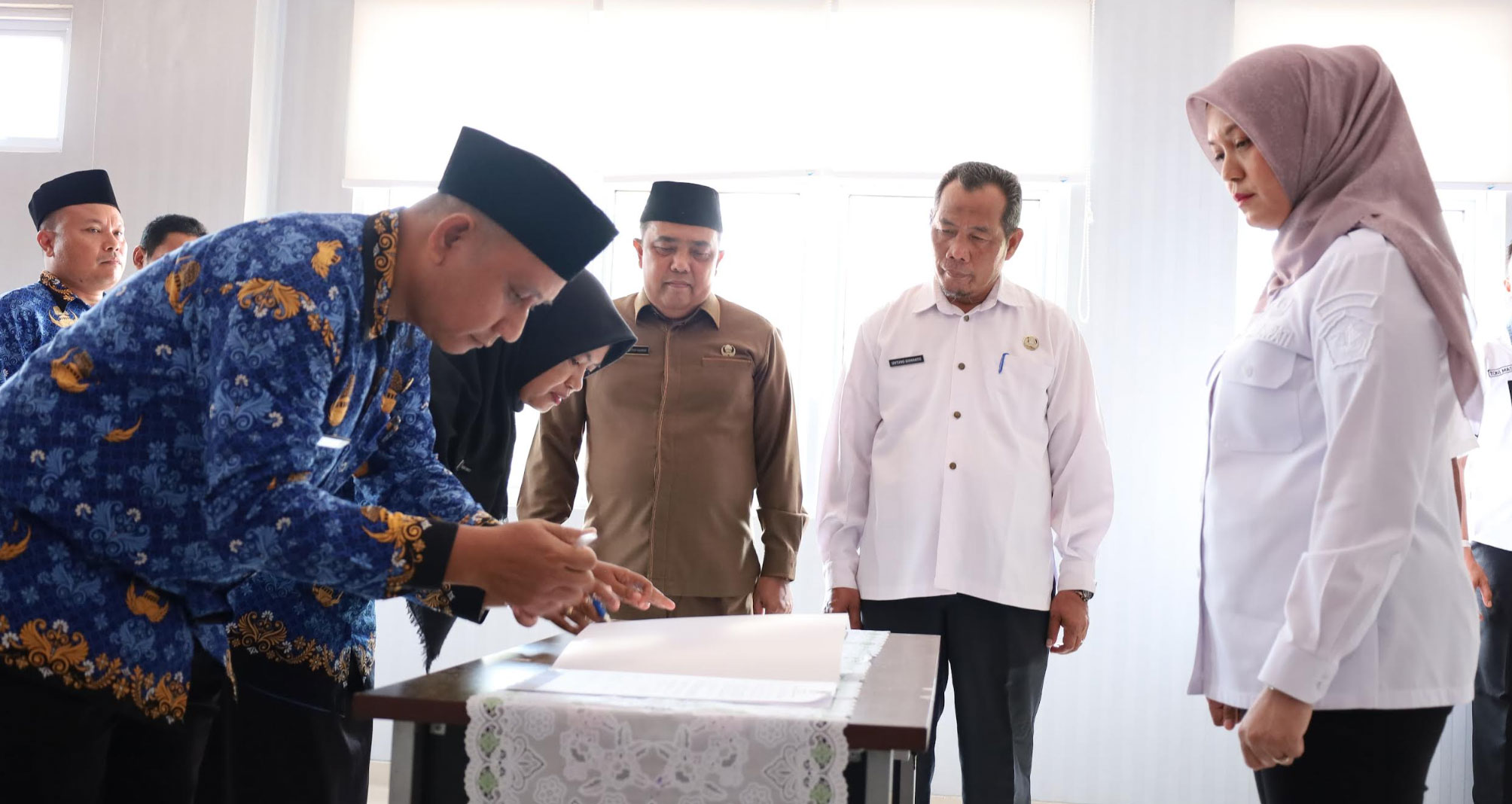 Lantik 17 Pejabat Fungsional Bintan, Wabup Deby: Utamakan Pelayanan Publik