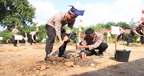 Wujudkan Lingkungan Hijau Berkelanjutan, Polres Karimun Tanam Ribuan Pohon di Pulau Buru