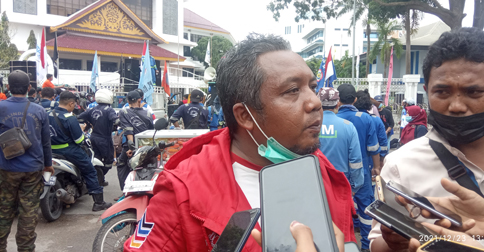 Lagi, Aliansi Buruh Geruduk Kantor Pemko Batam