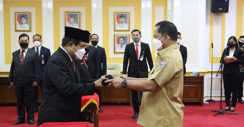 Mendagri Lantik Mantan Sekcam Karimun Suhajar Diantoro Jadi Sekjen Kemendagri
