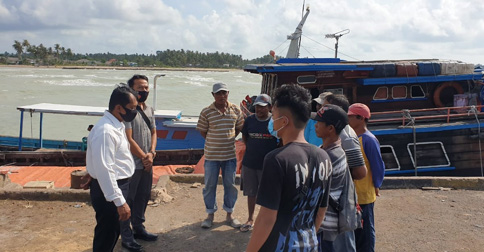 Satresnarkoba Polres Lingga Beri Penyuluhan kepada Buruh dan Kru Kapal