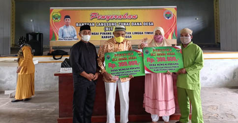 117 Warga Penerima Manfaat di Desa Sungai Pinang Terima BLT DD