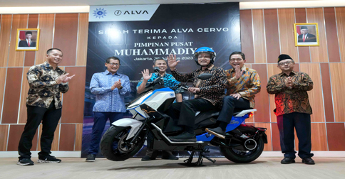 Dukung Gaya Hidup Berkelanjutan, ALVA Berikan Motor Listrik untuk Persyarikatan Muhammadiyah