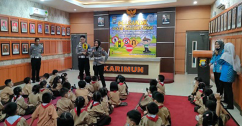 Polsanak, Satlantas Polres Karimun Edukasi Ratusan Siswa SD 012 Maitreyawira