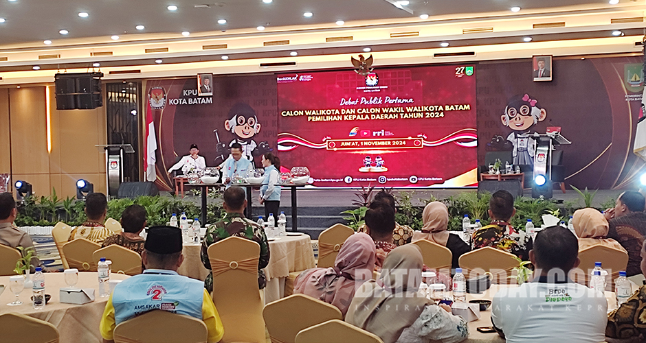 Saling Serang Warnai Debat Paslon Pilkada Pertama Batam