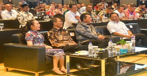 Gubernur Ansar Dampingi Mendagri Tutup Rakernas APKASI XVII Tahun 2026