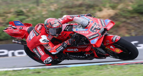 Bagnaia Raih Pole Position di Brno, Marquez Terjatuh di Akhir Sesi