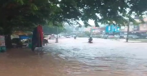 Hujan Deras, Banjir Rendam Jalan Raya Botania 1 hingga Taman Raya Batam Center