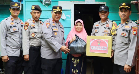 Polres Kepulauan Anambas Salurkan Bantuan Sosial untuk Warga Kurang Mampu
