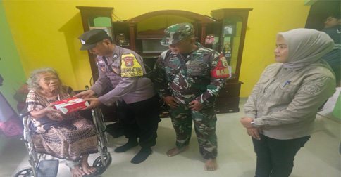 Polres Karimun Salurkan Bansos Kapolda Kepri ke Masyarakat Terdampak Banjir