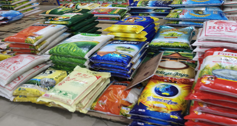 Cegah Panic Buying, Pemkab Karimun dan Perum Bulog Gelar Operasi Pasar Beras SPHP