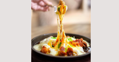 Lee's Cafe & Bar Hadirkan Menu Baru 'Korean Chicken Boneless Mozarella'