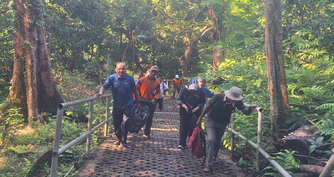 Gelar Gerakan Wisata Bersih di Air Terjun Gunung Bintan, Disbudpar Fokus Tingkatkan Pengelolaan