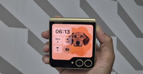 Bikin Galaxy Z Flip6 Stand Out dengan Flipsuit Case Menyala