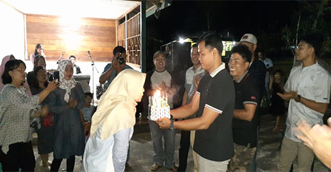 Dandim 0318/Natuna Diberi Kejutan saat Ulang Tahun Istrinya yang ke-33
