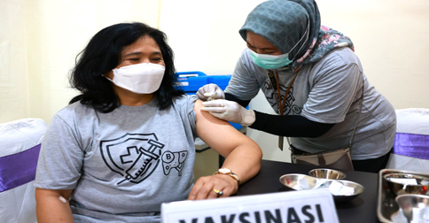 Tenaga Kesehatan dan Media Jadi Kelompok Prioritas Penerima Imunisasi Hepatitis B, Gratis!