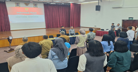Imigrasi Tanjunguban Sosialisasi Izin Tinggal dan Paspor RI di BIE Lobam