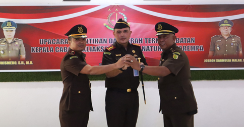 Kajari Natuna Lantik dan Saksikan Sertijab Cabjari Natuna di Tarempa