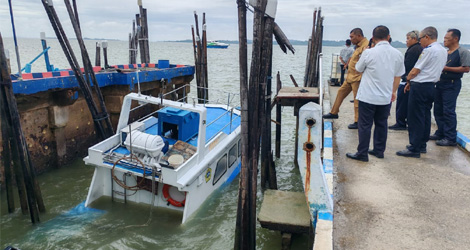 Kapal Pemkab Karimun Tenggelam Dihantam Angin Kencang
