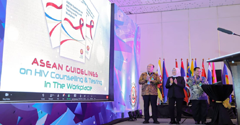 Kemnaker-IDKI-ASEAN OSHNET Luncurkan Pedoman Konsultasi Pencegahan HIV-AIDS di Tempat Kerja