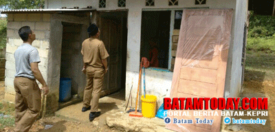 Lis Bantu Warga Sebauk Melalui Iuran Bersama