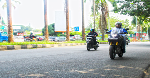 Ini Alasan Kenapa Sepeda Motor Harus di Jalur Lambat