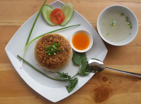 Ini Resep Nasi Tim Ayam Jamur, Bekal Makan Siang Anak di Sekolah