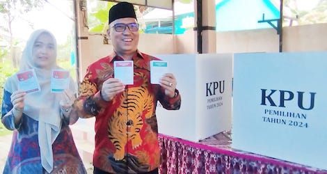 Nyanyang Haris Pratamura Nyoblos di TPS 013, Optimistis Raih Kemenangan di Pilkada Kepri