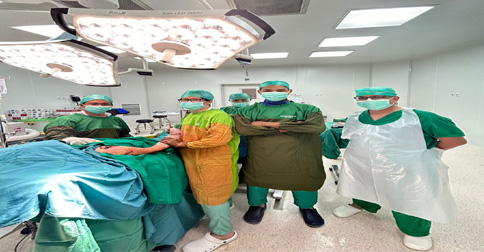 Operasi Perdana Shoulder Hemiarthroplasty Sukses Dilakukan di RSUD Raja Ahmad Tabib