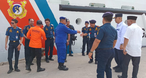 PLP Tanjunguban Gelar Kampanye Keselamatan dan Bagikan Life Jacket kepada Nelayan di Sintete