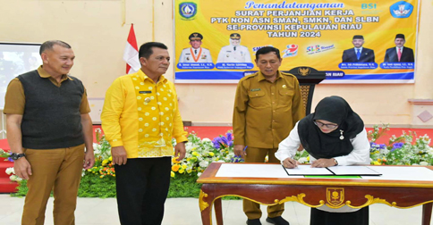 316 PTK Non ASN se-Kabupaten Natuna Teken Surat Perjanjian Kerja Tahun 2024