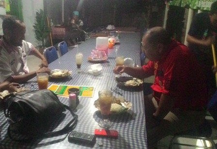 Ayo, Nikmati Sensasi Nasi Balap Puyung Lombok