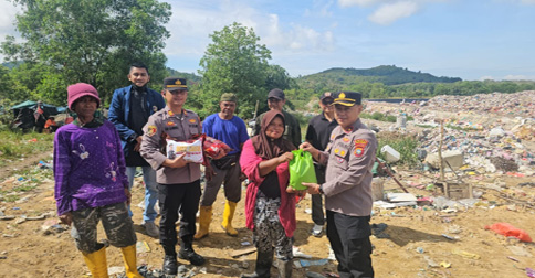 Polres Karimun Bersama Mahasiswa dan OKP Gelar Baksos di TPA Sememal