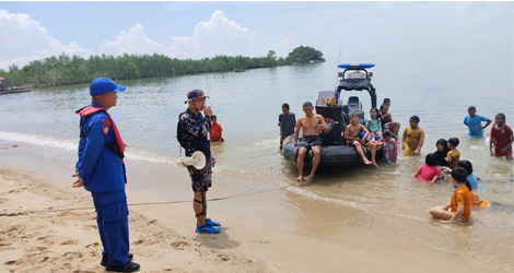 Libur Waisak, Satpolairud Polres Karimun Patroli di Kawasan Wisata Pantai Ketam