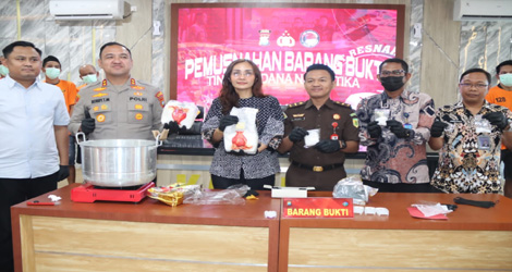 Polres Karimun Musnahkan 2 Kg Barang Bukti Narkoba Jenis Sabu