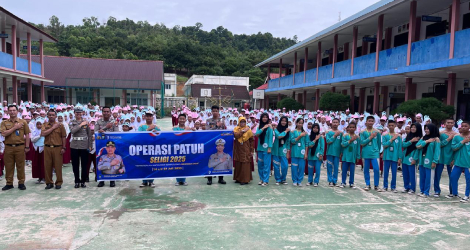 Satlantas Polresta Barelang Edukasi Siswa SMPN 40 Batam Terkait Keselamatan Lalu Lintas
