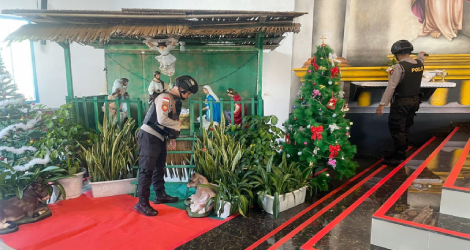 Pastikan Ibadah Natal 2024 Aman dan Nyaman, Polres Natuna Sterilisasi Gereja